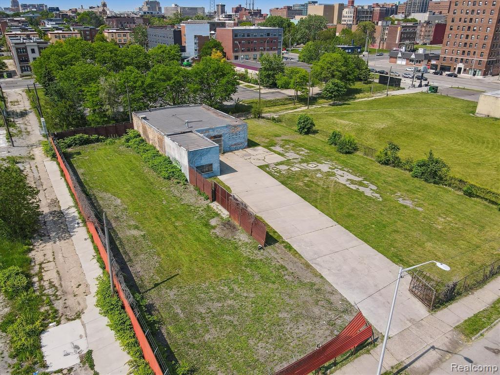 935 & 939 E Fulton Street, Grand Rapids, MI, 49503