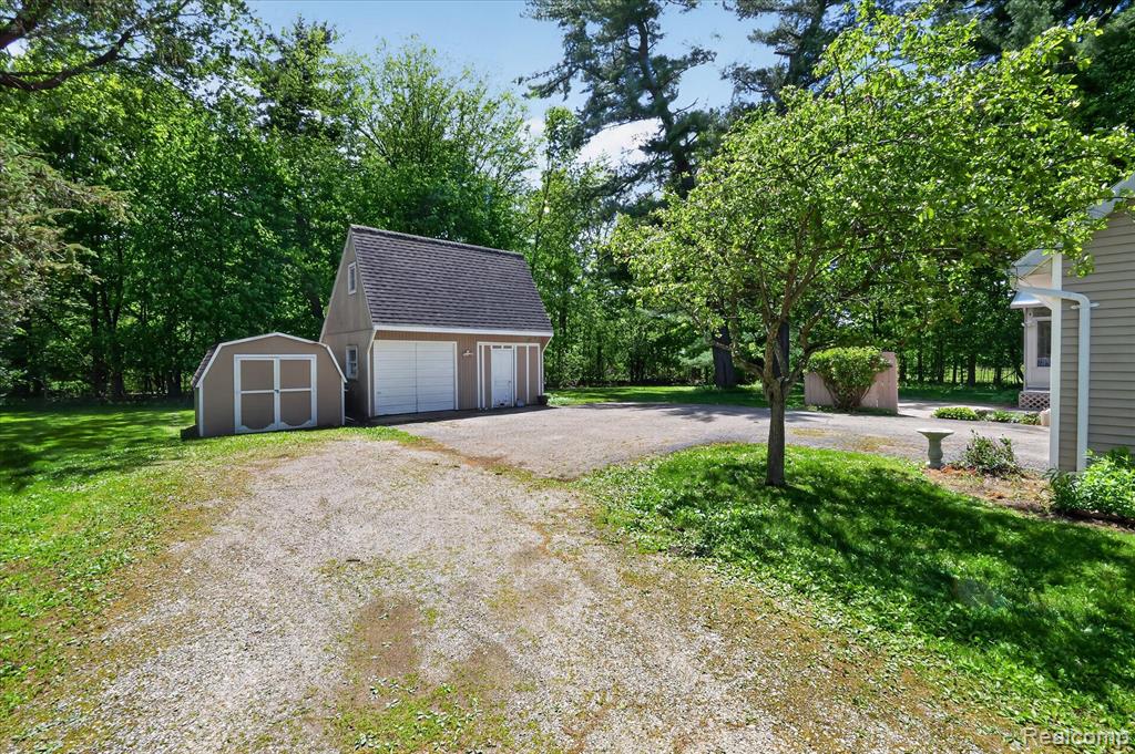 2240 Peppermill Road, Lapeer, MI 48446 — Photo 10