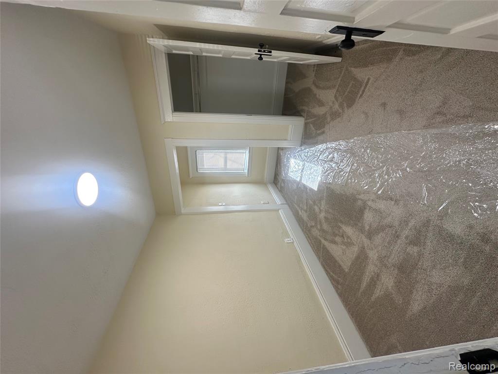 18576 Jefferson, Riverview, MI 48193 — Photo 10