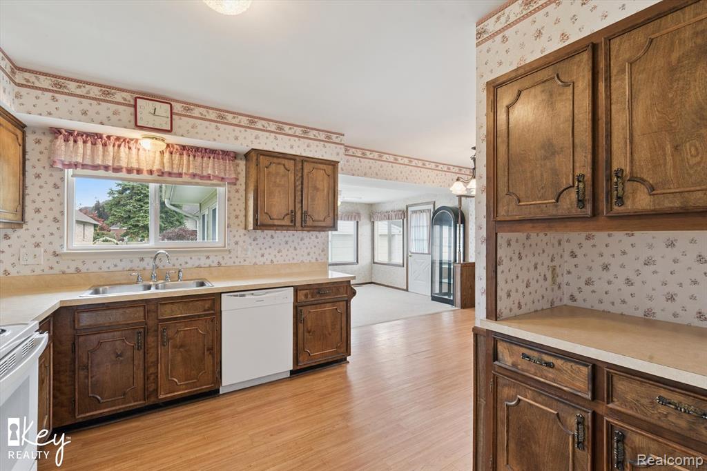 32403 Truman Road, Rockwood, MI — Photo 13