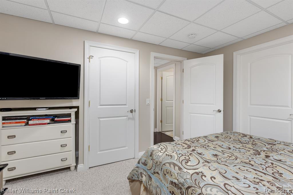 5504 Eagleview Court, Clarkston, MI 48348 — Photo 32