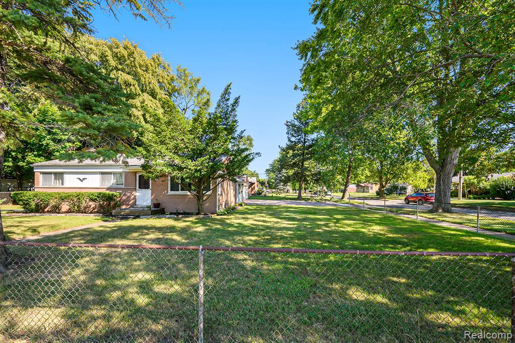 6100 Williams Lake Rd, Waterford, MI 48329 — Photo 21
