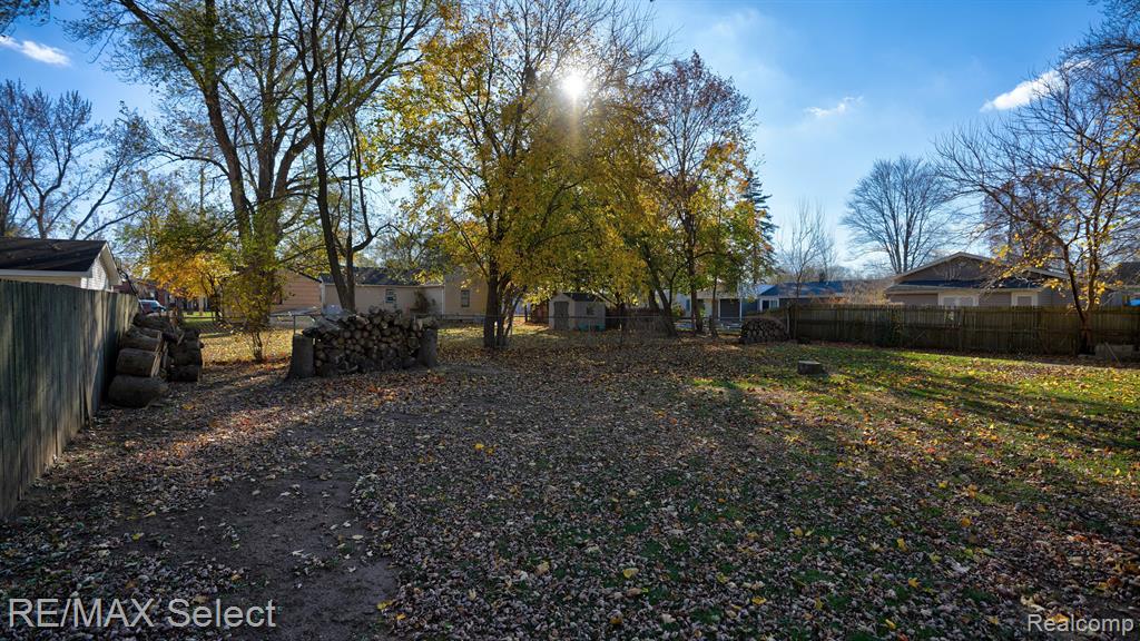 153 BEVINS Street, Holly, MI 48442 — Photo 6