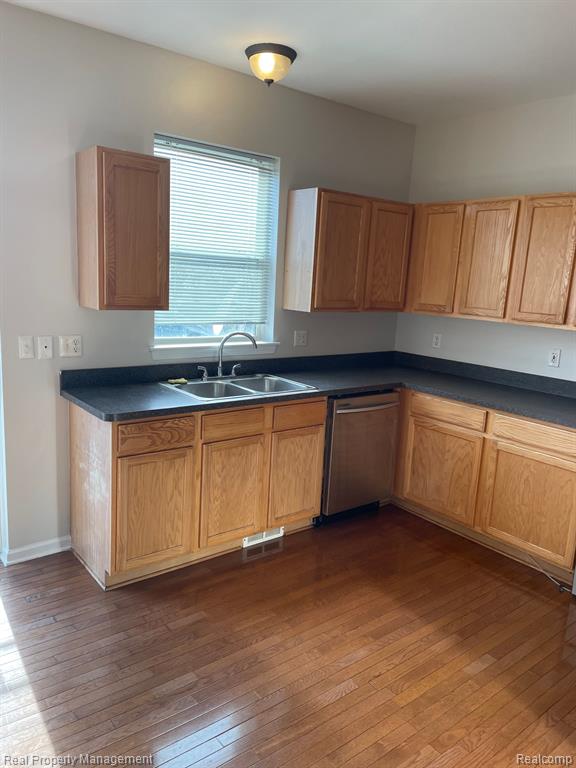 42843 RICHMOND Drive, Sterling Heights, MI 48313 — Photo 5