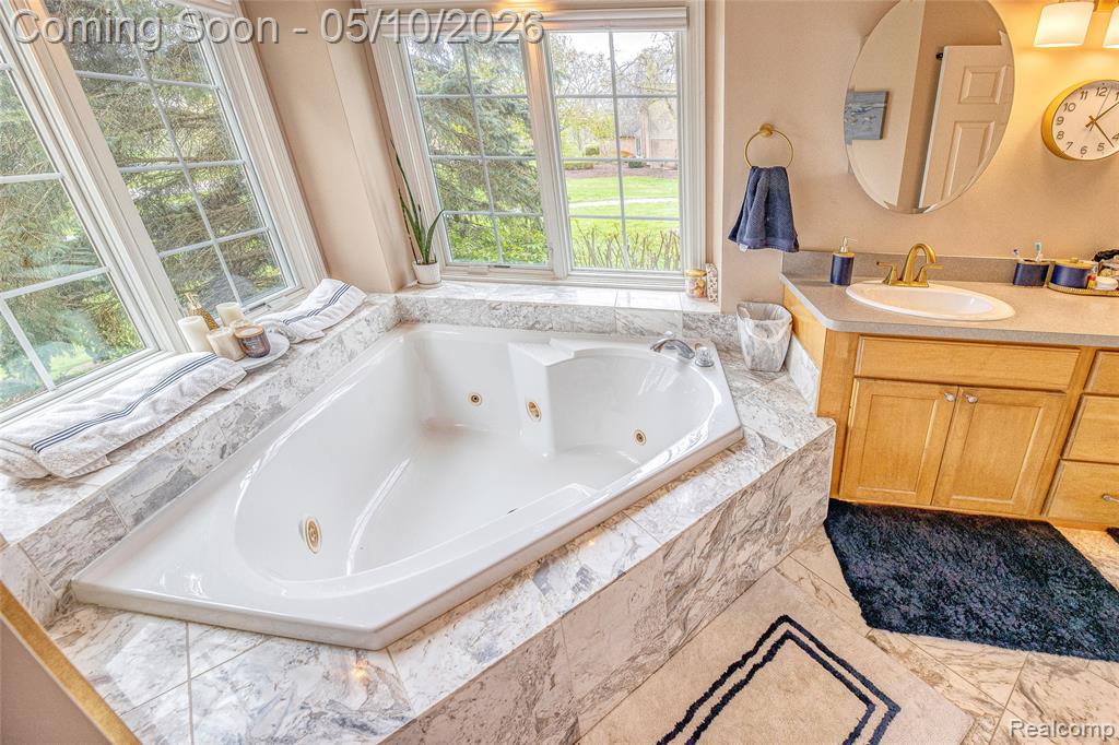30425 Ridge Court, New Hudson, MI 48165 — Photo 32