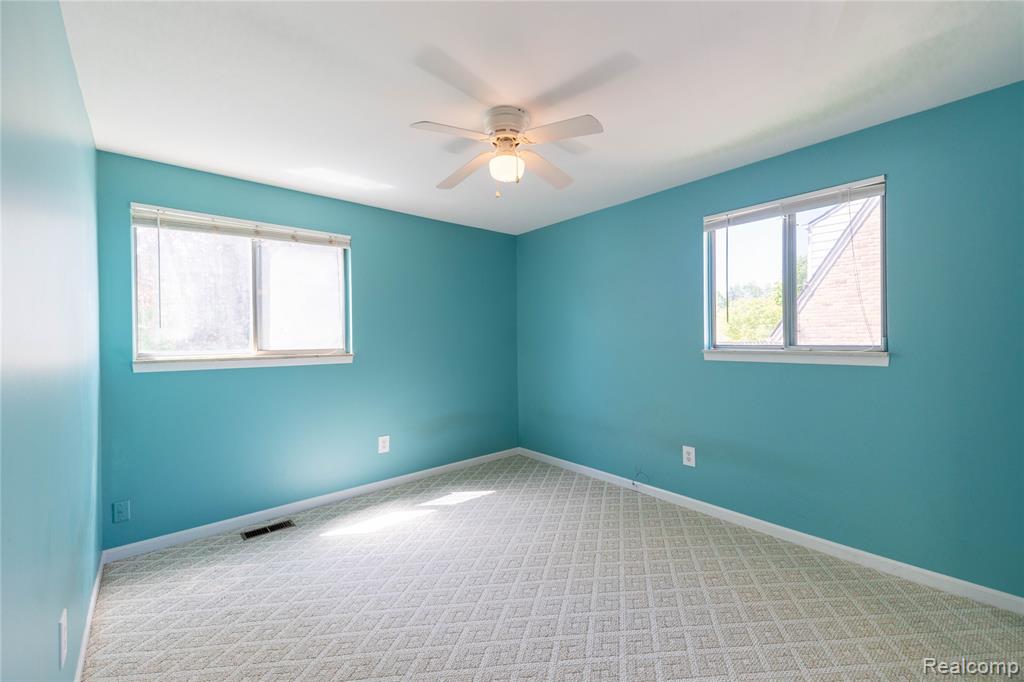 569 Hendrickson Boulevard, Clawson, MI — Photo 19