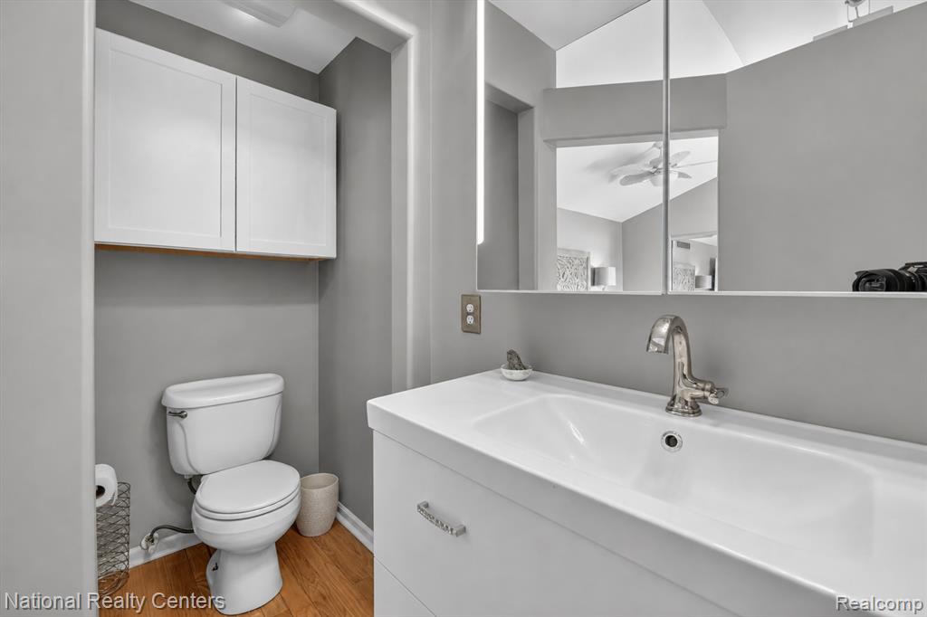 560 Black Oaks Trail, Howell, MI 48843 — Photo 23