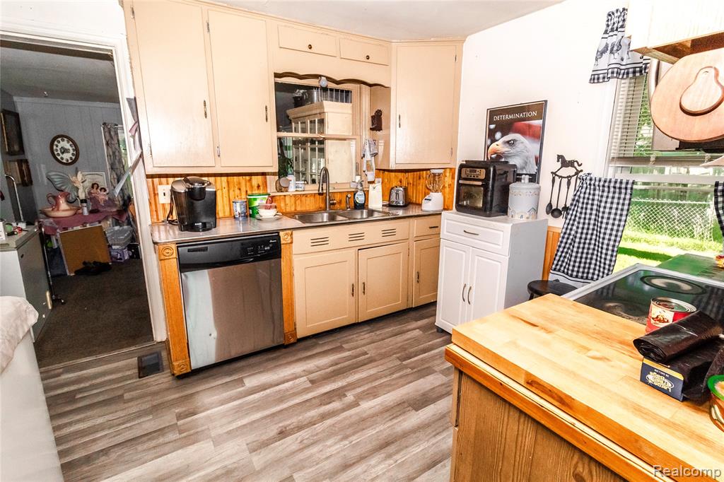 9030 Washburn Road, Columbiaville, MI 48421 — Photo 4