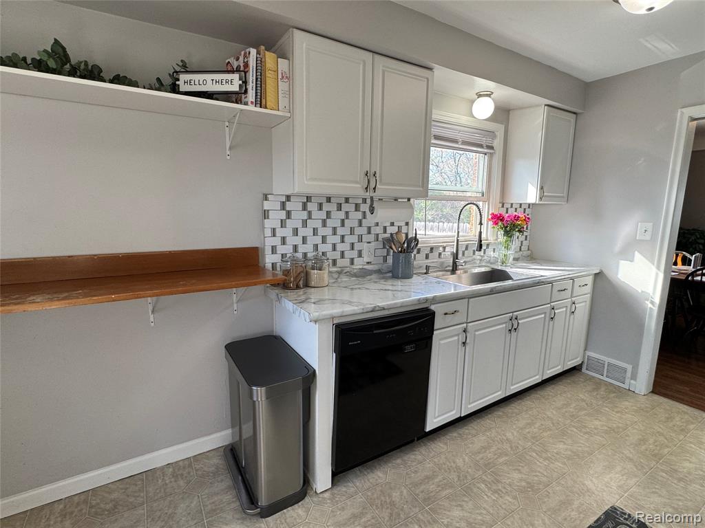 19156 Ash Avenue, Eastpointe, MI 48021 — Photo 31