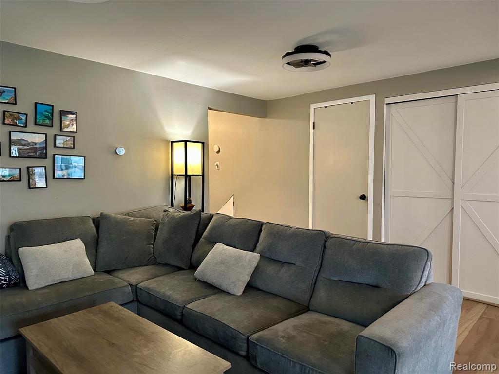 3584 Ashview Street, West Bloomfield, MI 48324 — Photo 4