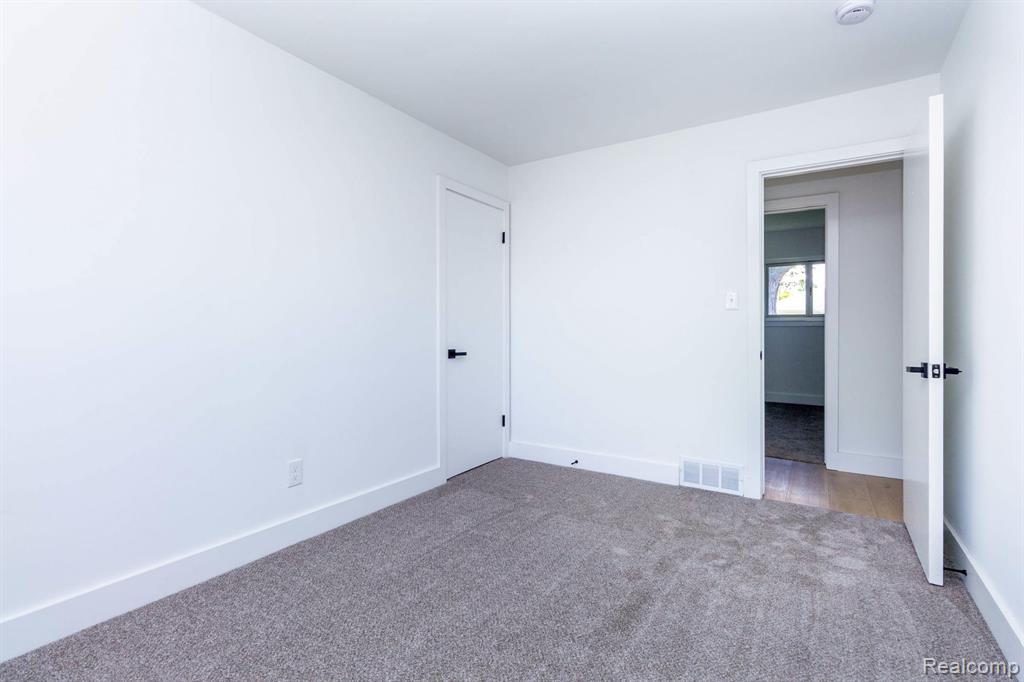 24865 Ridgecroft Avenue, Eastpointe, MI 48021 — Photo 21