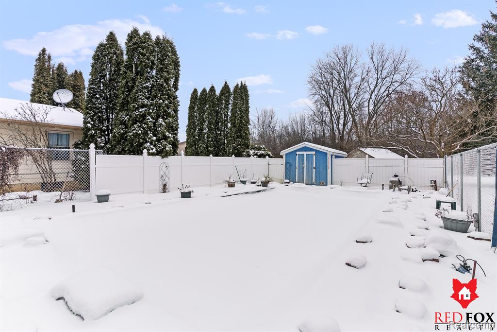 6246 KING ARTHUR Court, Swartz Creek, MI 48473 — Photo 35