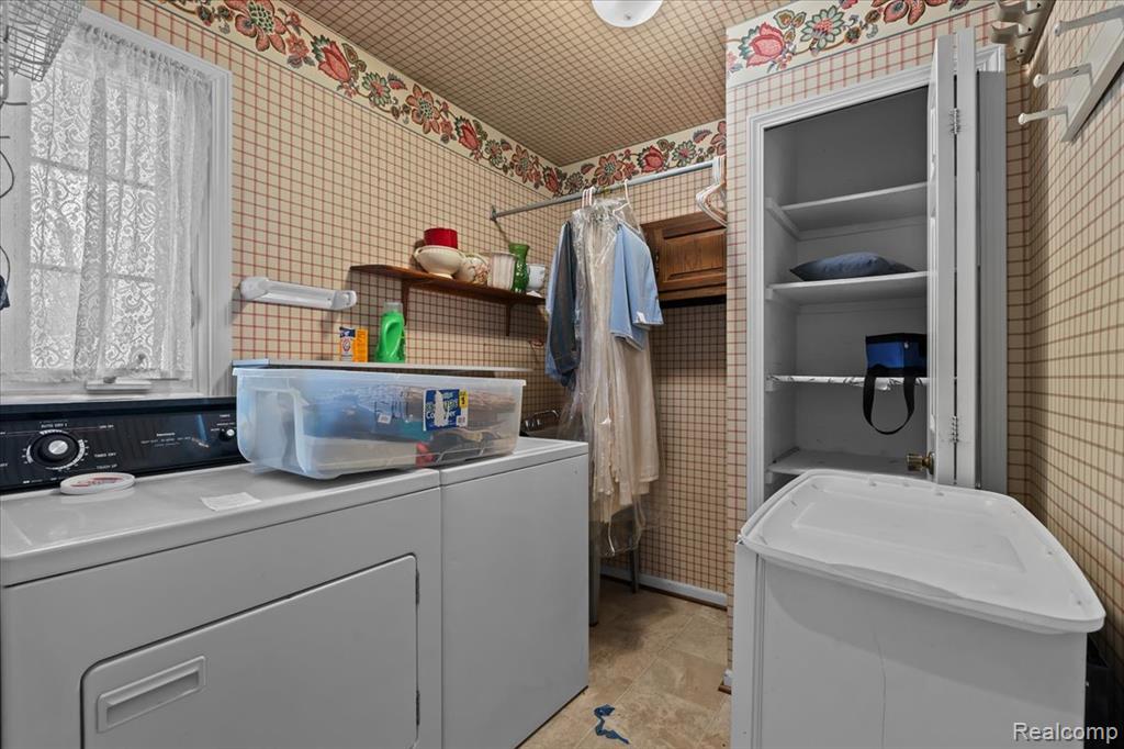 45524 Woodleigh Way, Plymouth, MI 48170 — Photo 17