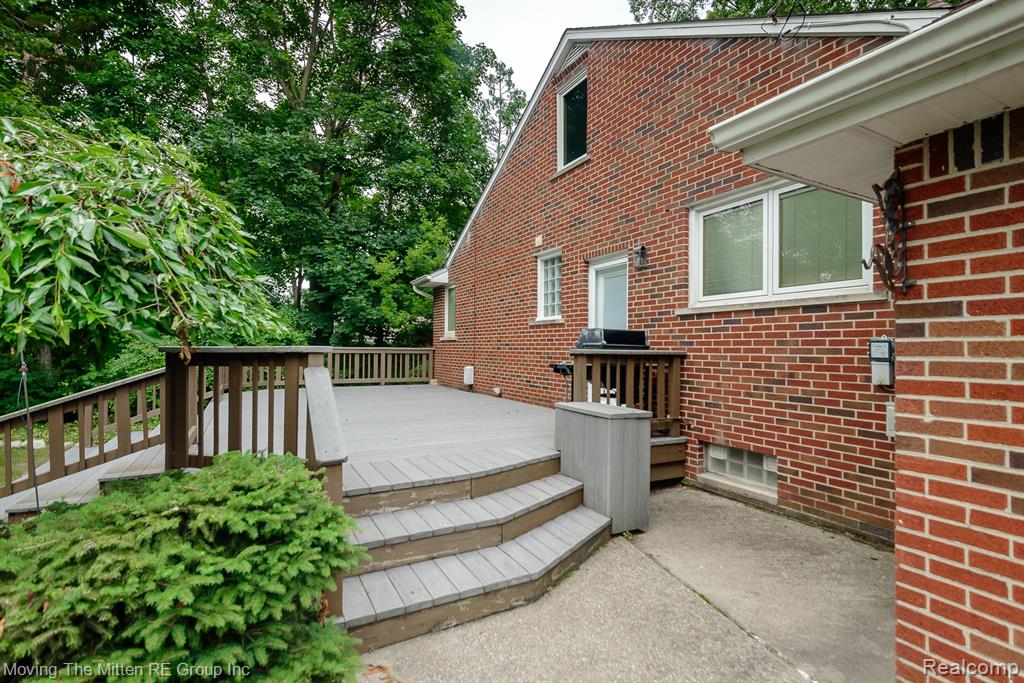 9205 Rocker Avenue, Plymouth, MI 48170 — Photo 33