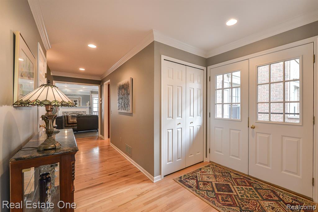 4490 GOLF VIEW Drive, Brighton, MI 48116 — Photo 10
