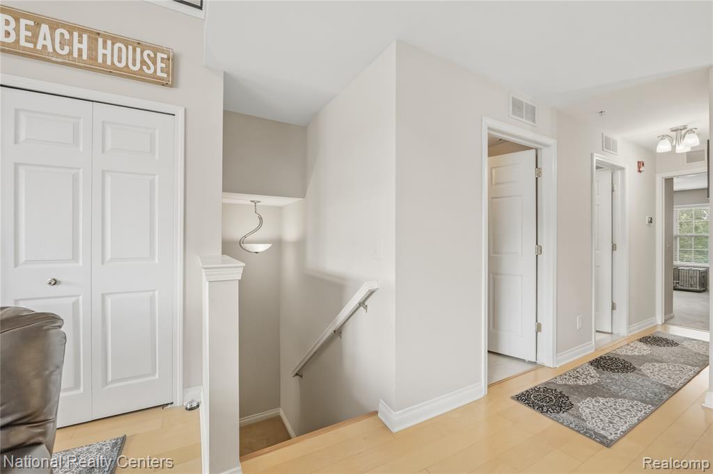 128 Sandy Lane, Walled Lake, MI 48390 — Photo 26