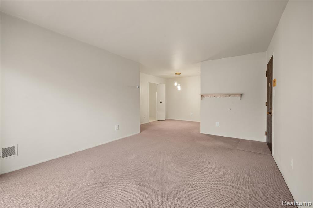 7538 Manor Circle, 102, Westland, MI — Photo 6