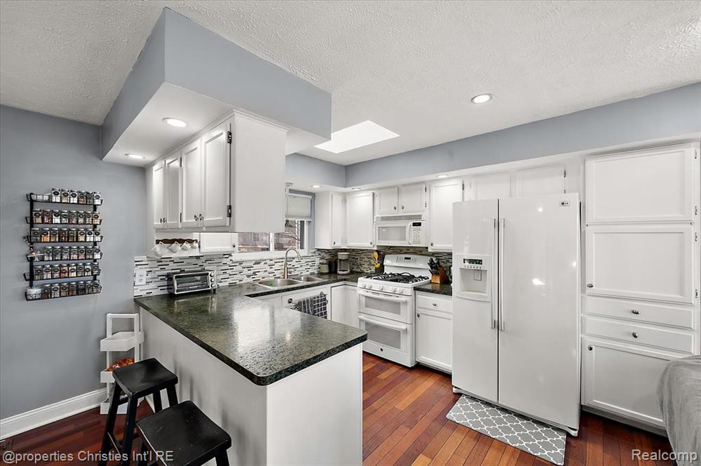 5832 Glen Echo Drive, Howell, MI 48843 — Photo 27