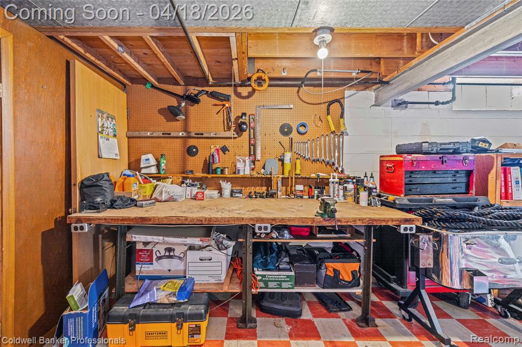 1544 Dorthen Avenue, Grosse Pointe Woods, MI 48236 — Photo 48