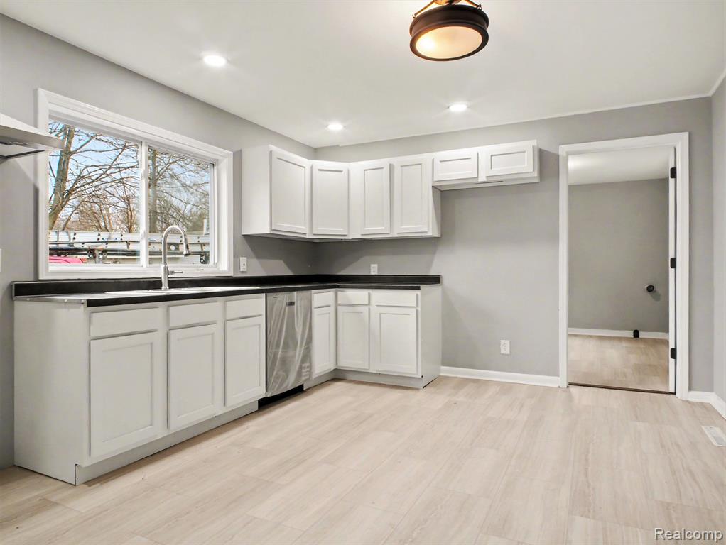 259 N Genesee Street, Montrose, MI 48457 — Photo 8