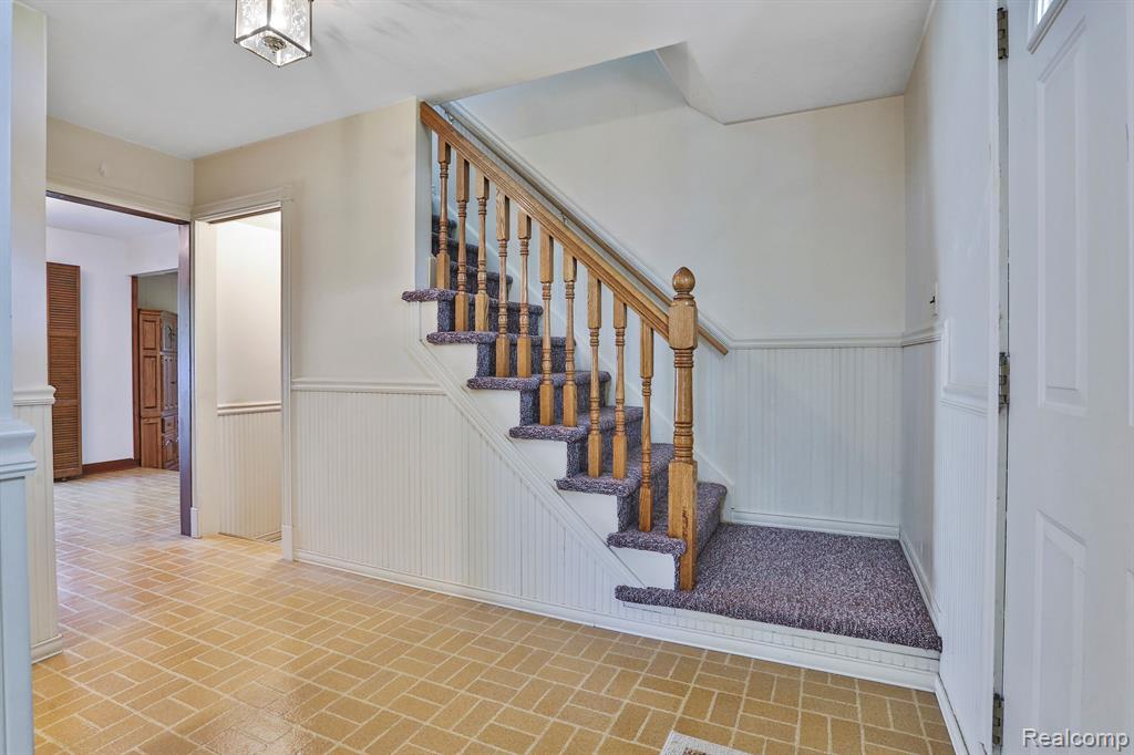 4251 WASHINGTON CRESCENT Drive, Troy, MI 48085 — Photo 6