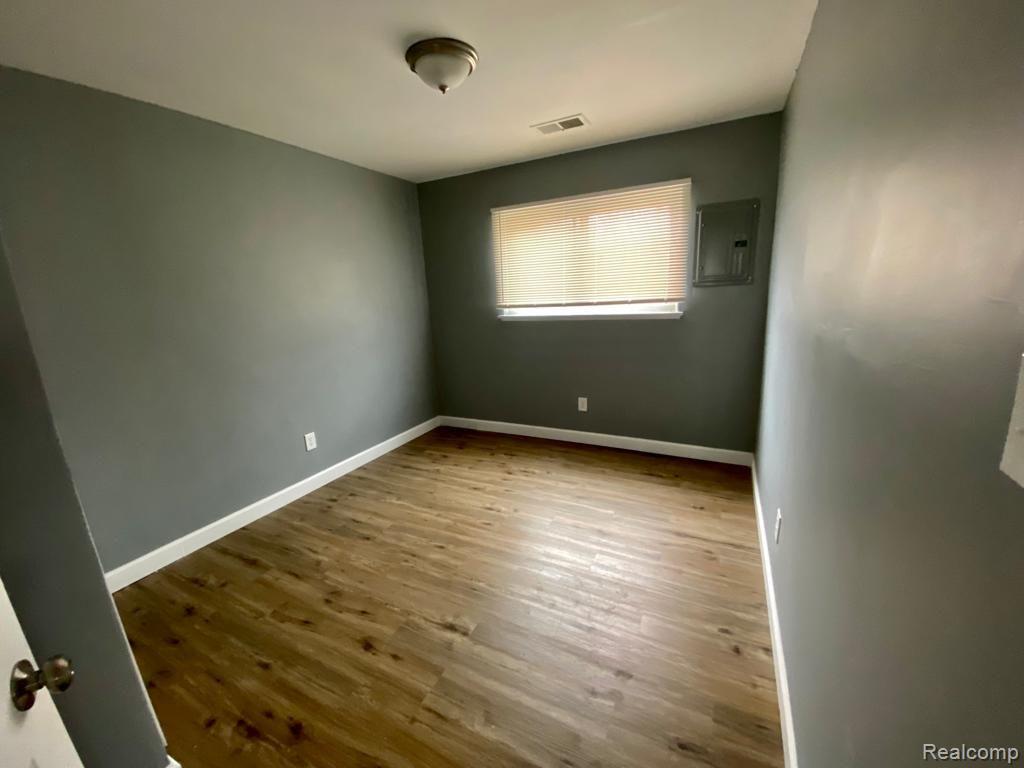 9145 DECATUR Street, Detroit, MI 48228 — Photo 12