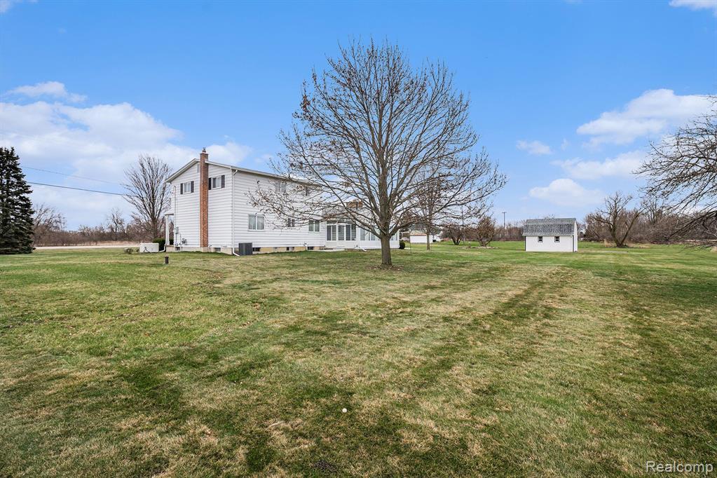 7048 SEYMOUR Road, Swartz Creek, MI 48473 — Photo 26