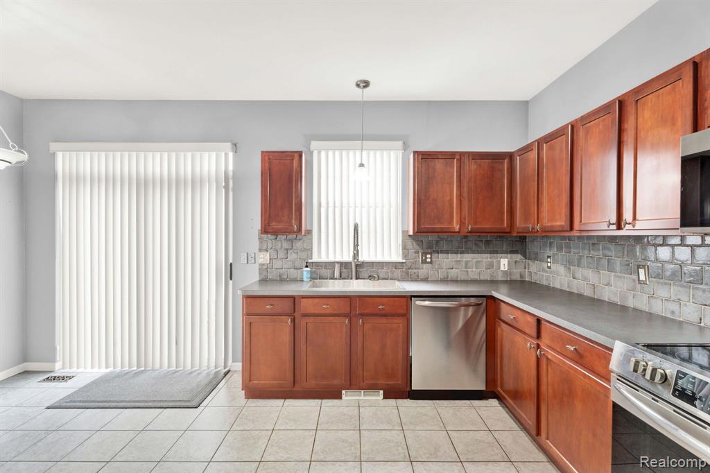 42849 Richmond Drive, Sterling Heights, MI 48313 — Photo 12