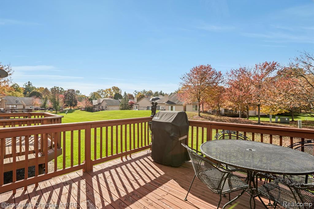 35211 White Pine Trail, Farmington Hills, MI 48335 — Photo 4