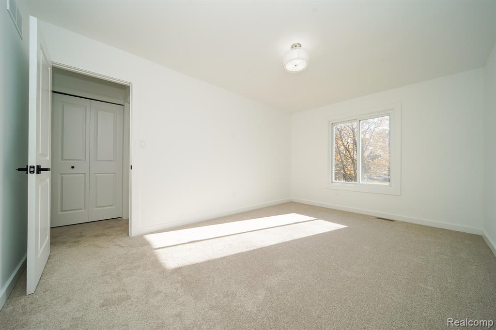 4060 Franklin Park Drive, Sterling Heights, MI 48310 — Photo 42