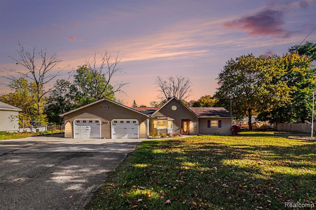 8346 Woolfit Avenue, Mount Morris, MI 48458