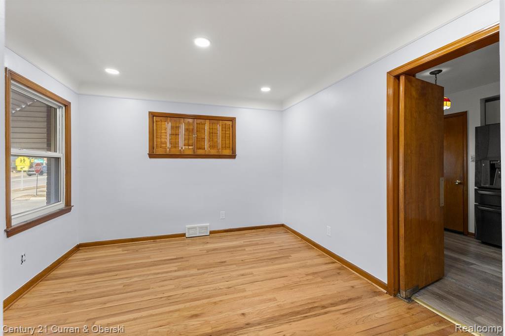 6658 MILLER Boulevard, Dearborn, MI 48126 — Photo 10