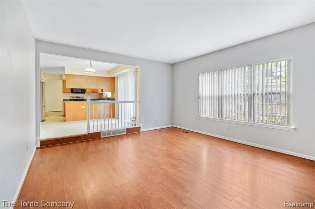 6868 Essex Court, Waterford, MI 48327 — Photo 14