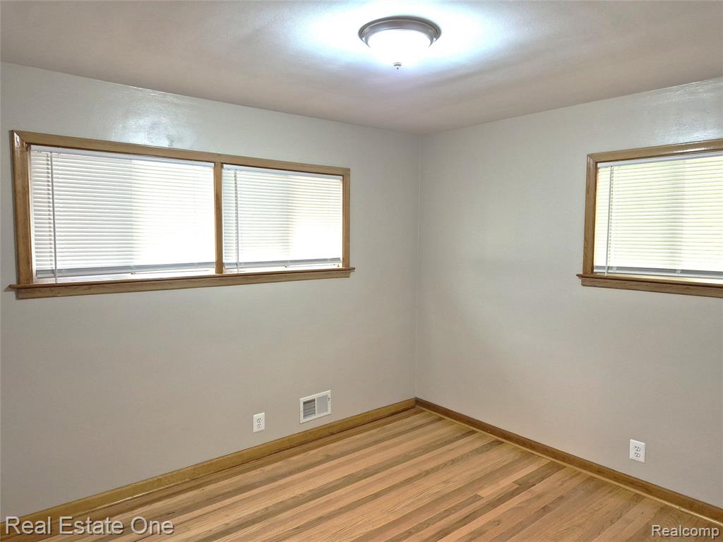 13688 Commonwealth Street, Southgate, MI 48195 — Photo 16