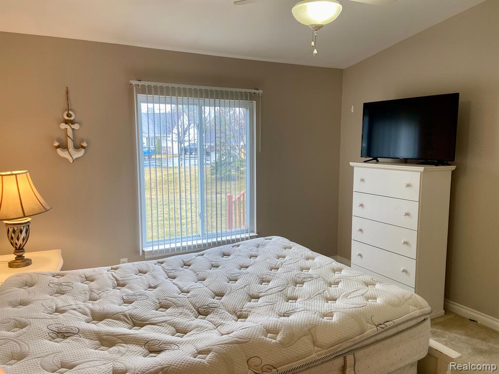 936 LIGHTHOUSE Drive, Marysville, MI 48040 — Photo 17