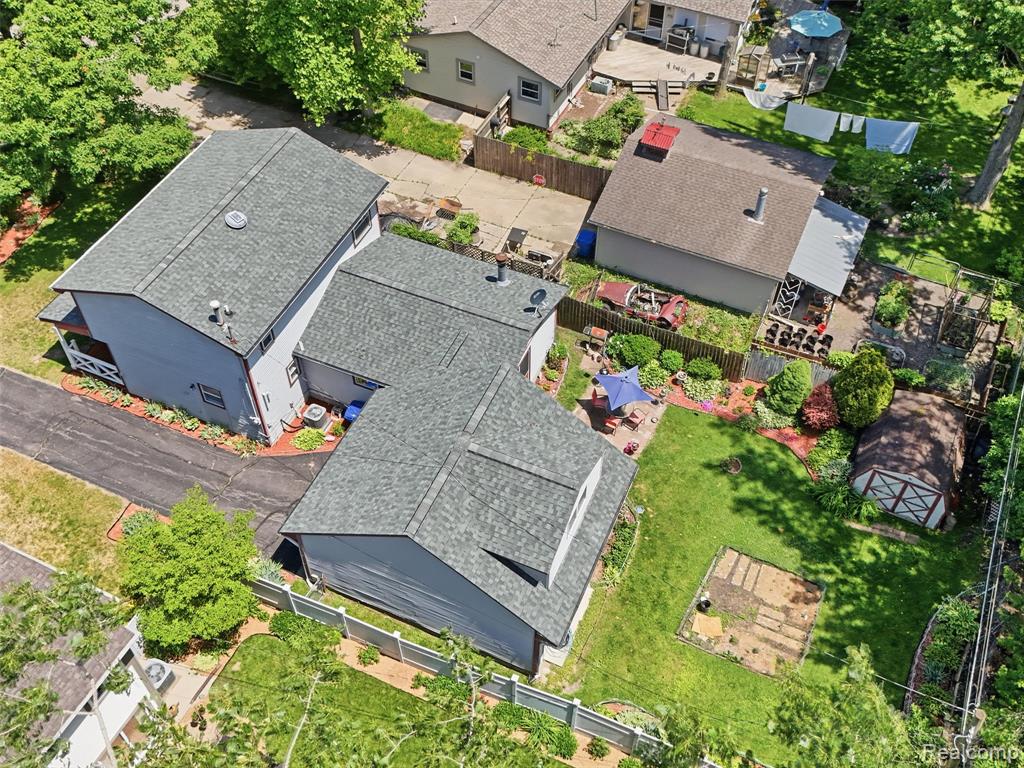 5565 Crescent Road, Waterford, MI 48327 — Photo 38