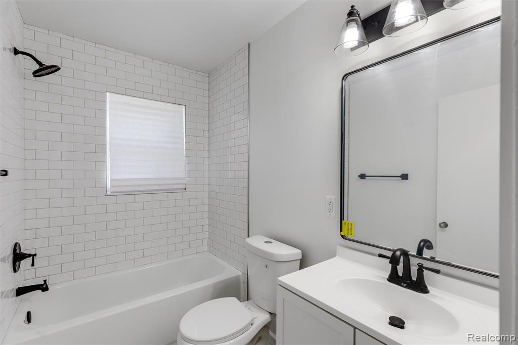 17366 Centralia, Redford, MI 48240 — Photo 10