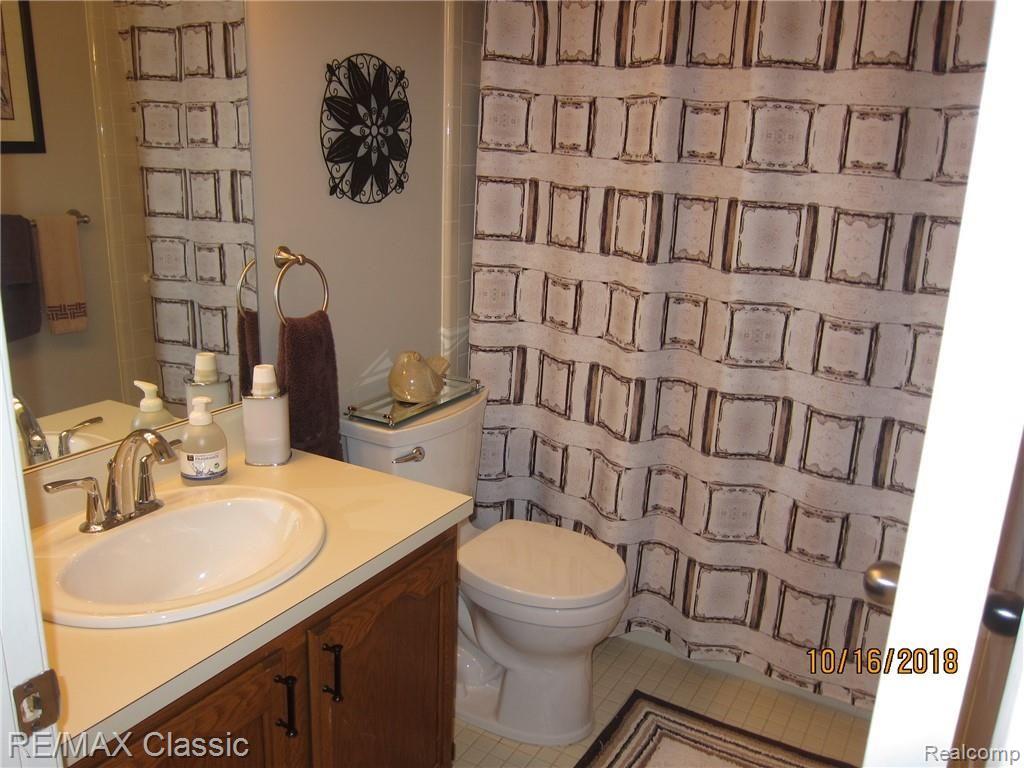 669 CAMDEN Court, Rochester Hills, MI 48307 — Photo 20