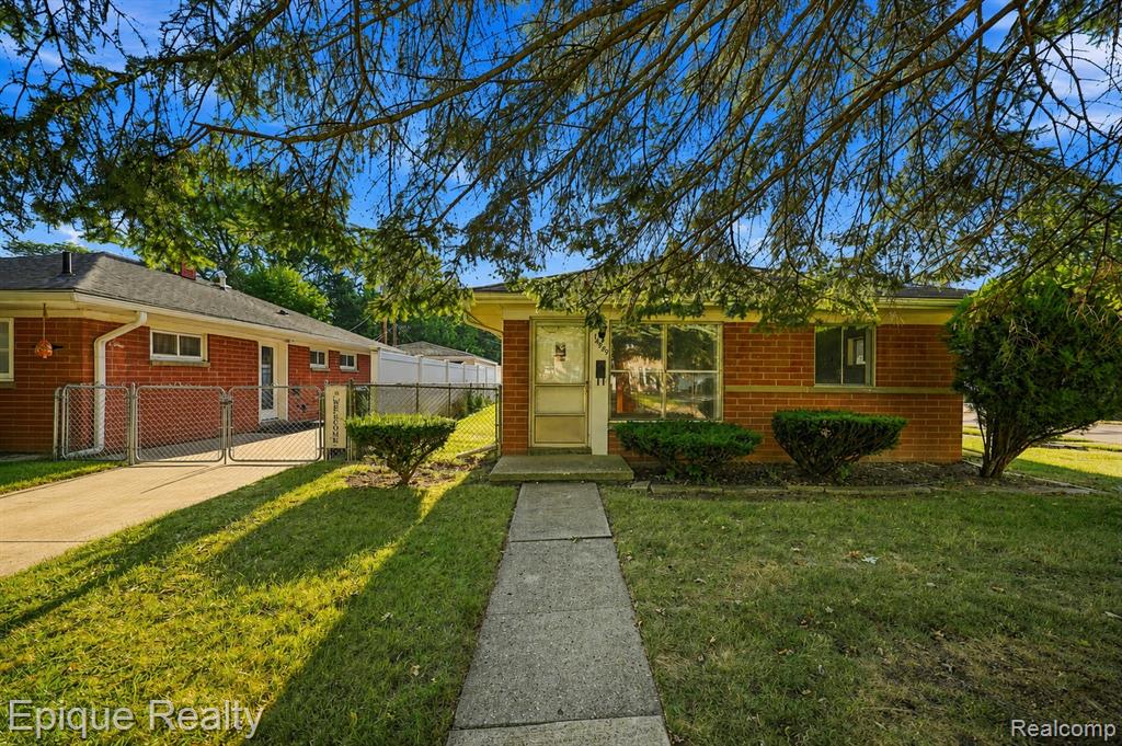 14589 Helen Street, Southgate, MI 48195