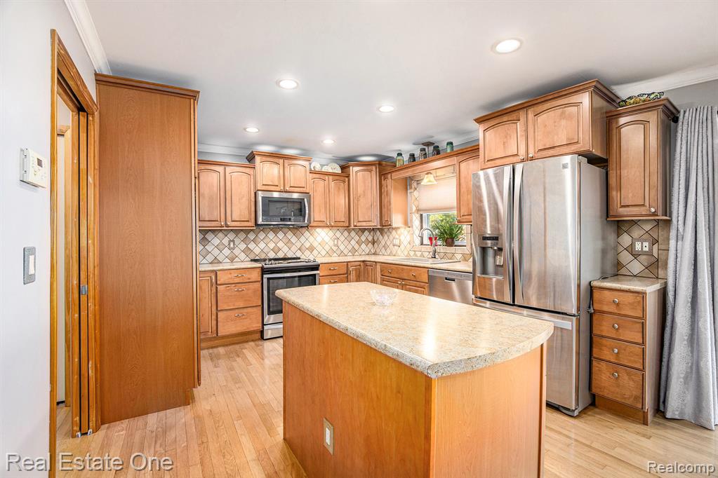 598 Tennessee Avenue, Marysville, MI 48040 — Photo 4