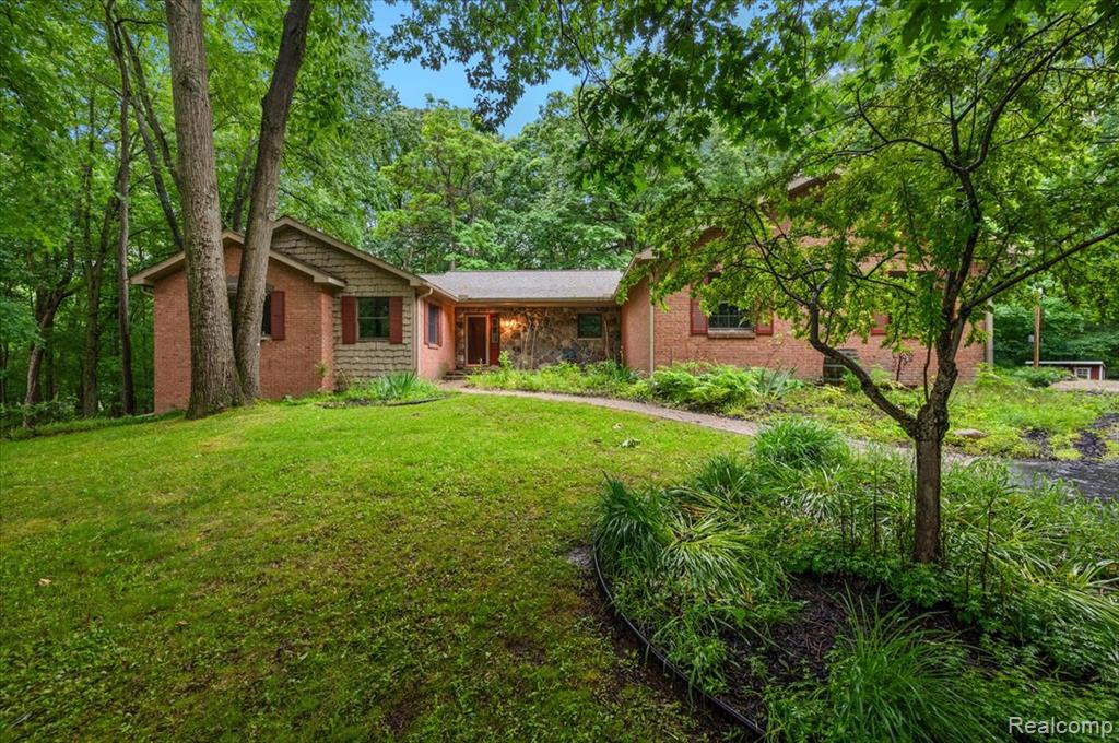 670 Rolling Acres Drive, Ortonville, MI 48462 — Photo 3