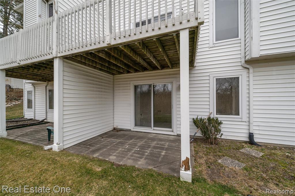 24099 Tana Court, Farmington, MI 48335 — Photo 8