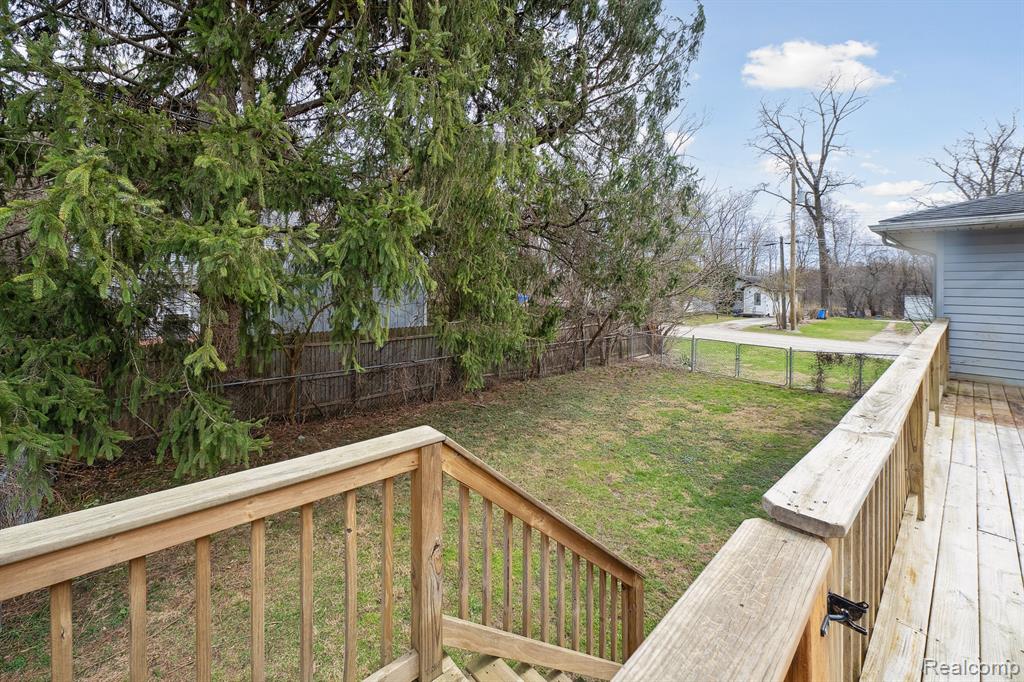 9014 GROVE Drive, Whitmore Lake, MI 48189 — Photo 28