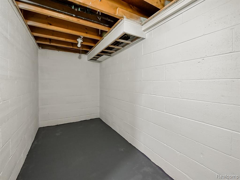 626 Wilwood Road, Rochester Hills, MI 48309 — Photo 26