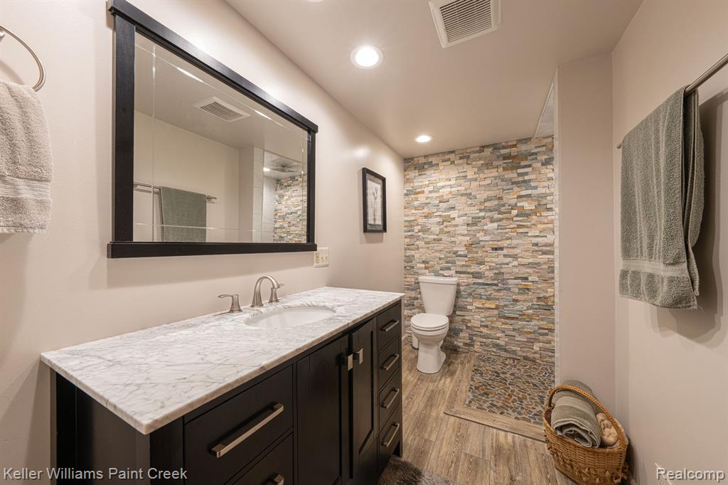 9594 MARQUETTE Road, Wales, MI — Photo 28
