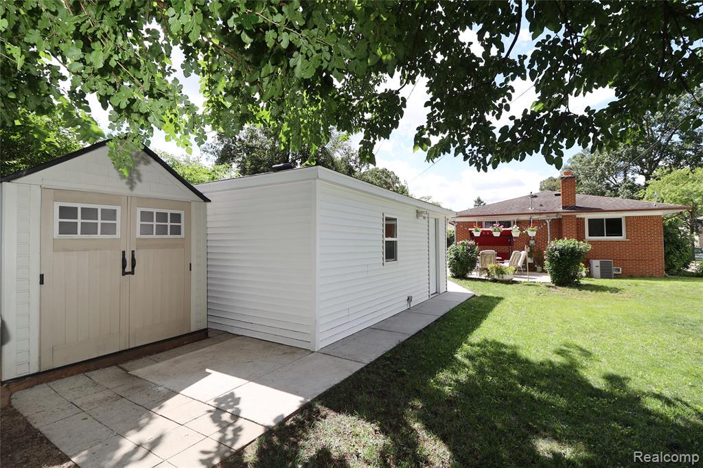 6840 N Silvery Lane, Dearborn Heights, MI 48127 — Photo 48