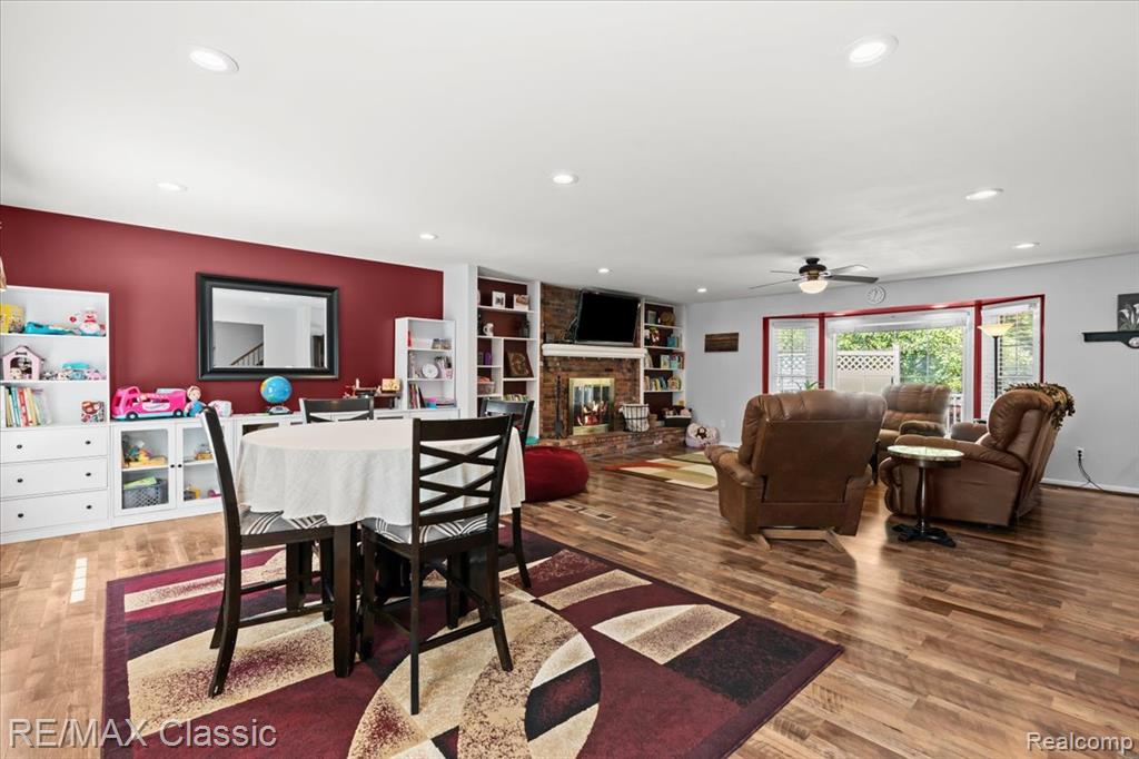 4815 Ravinewood Drive, Commerce Twp, MI 48382 — Photo 12