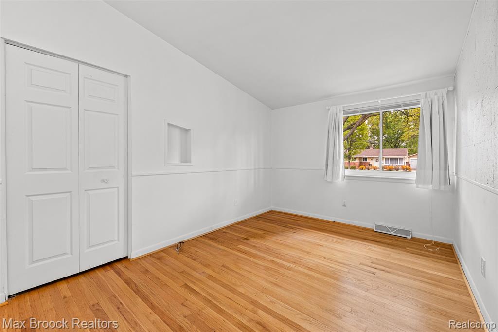 260 Lyons Drive, Troy, MI 48083 — Photo 15