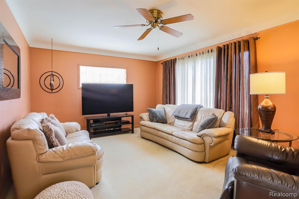 6832 Engleman, Center Line, MI 48015 — Photo 7