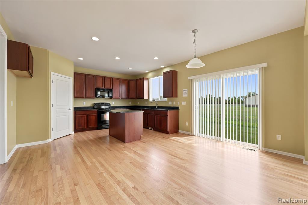 56626 Leeds Lane, Macomb, MI 48042 — Photo 12
